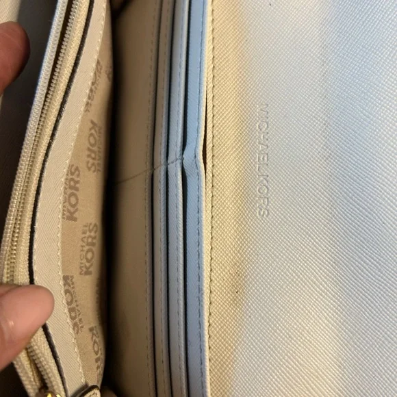 Michael Kors wallet - Picture 5 of 6
